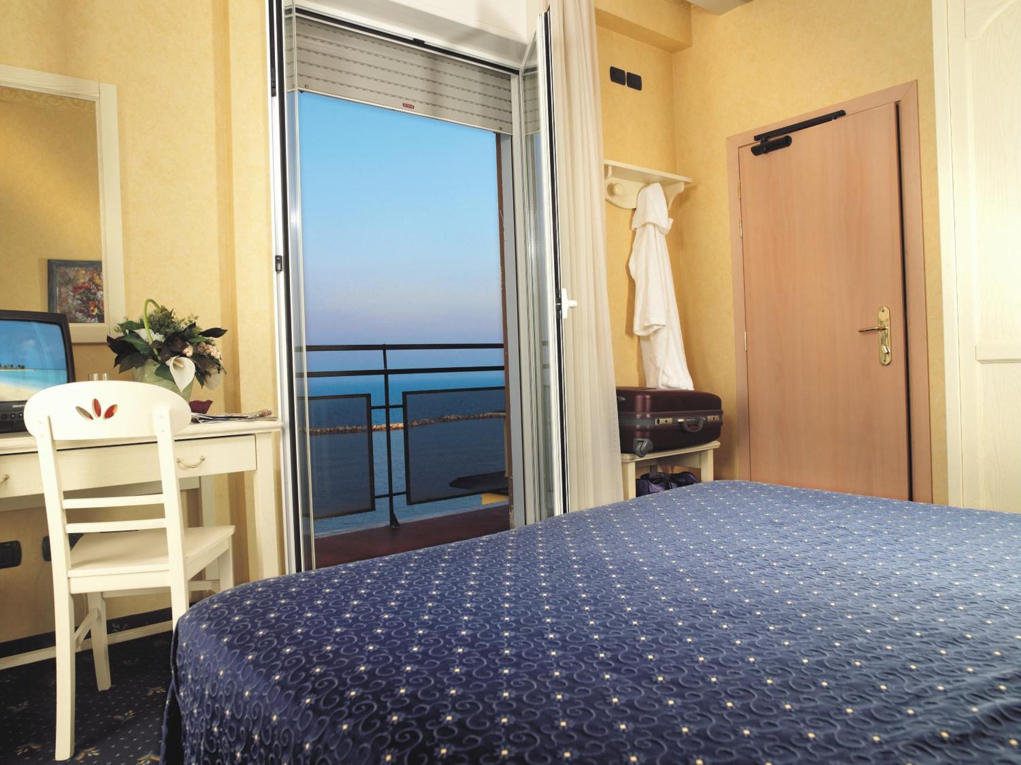 Hotel Mondial Bellaria-Igea Marina Eksteriør billede