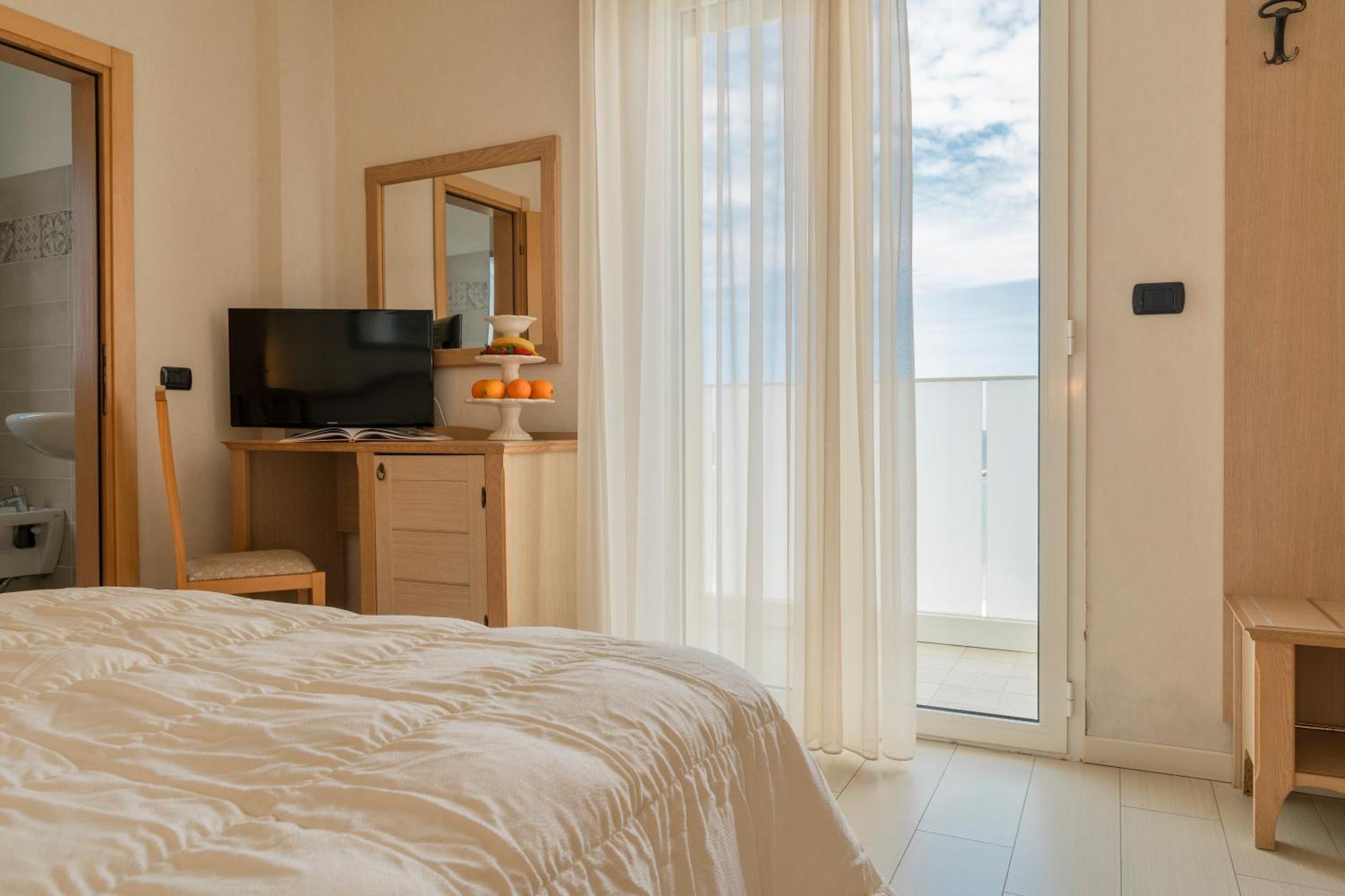 Hotel Mondial Bellaria-Igea Marina Eksteriør billede