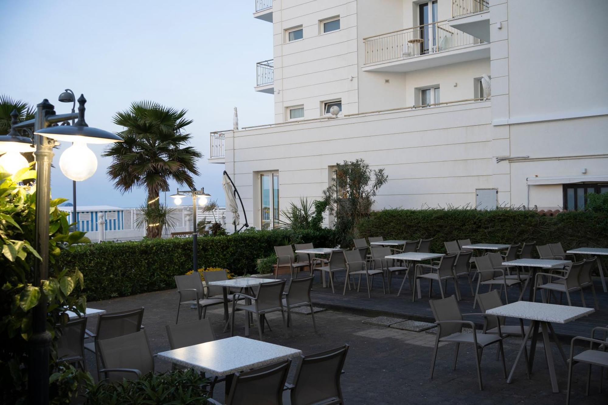 Hotel Mondial Bellaria-Igea Marina Eksteriør billede