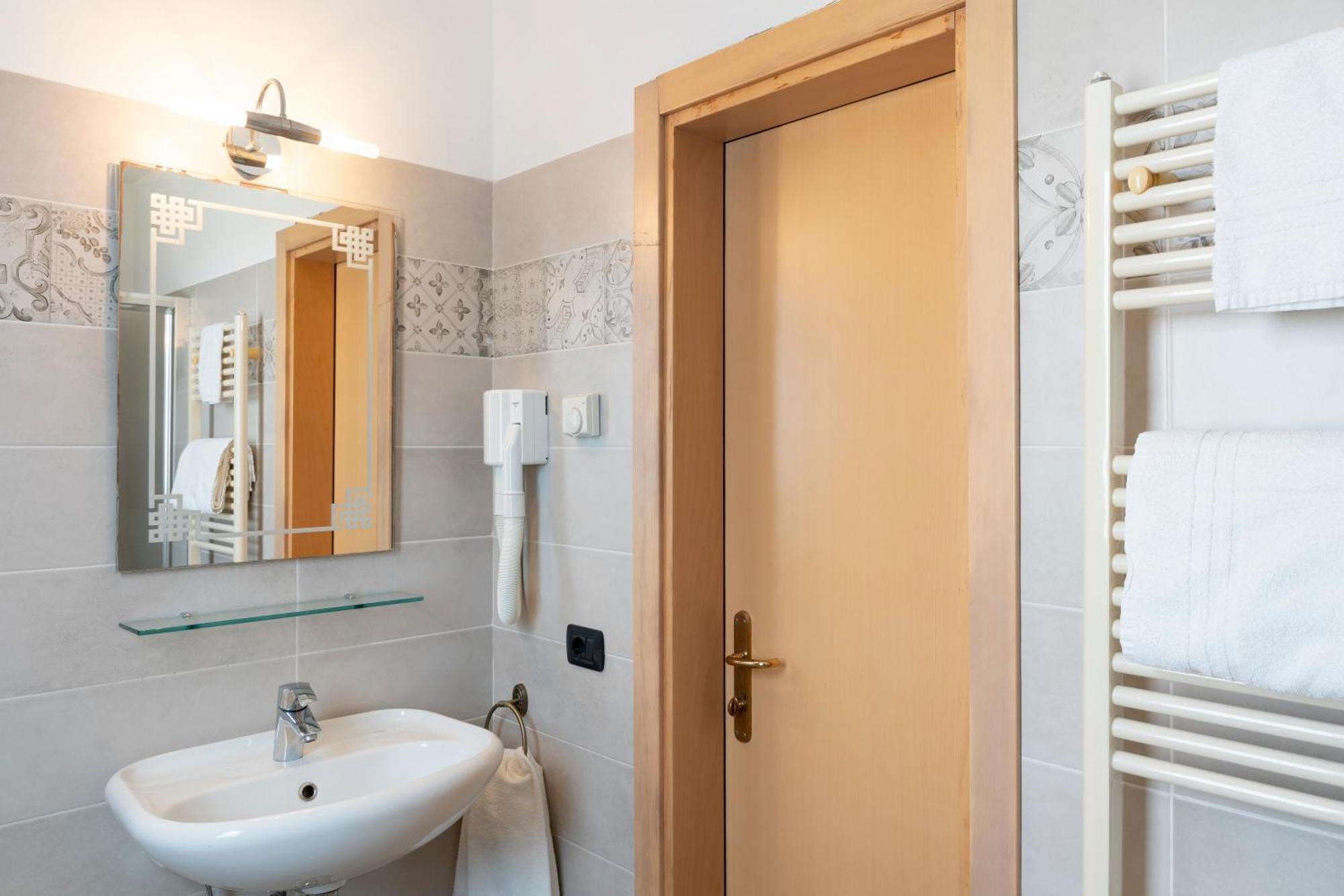 Hotel Mondial Bellaria-Igea Marina Eksteriør billede