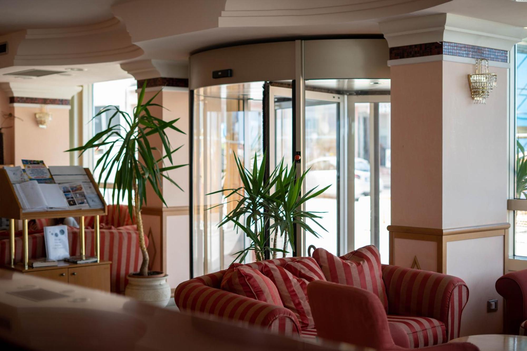 Hotel Mondial Bellaria-Igea Marina Eksteriør billede