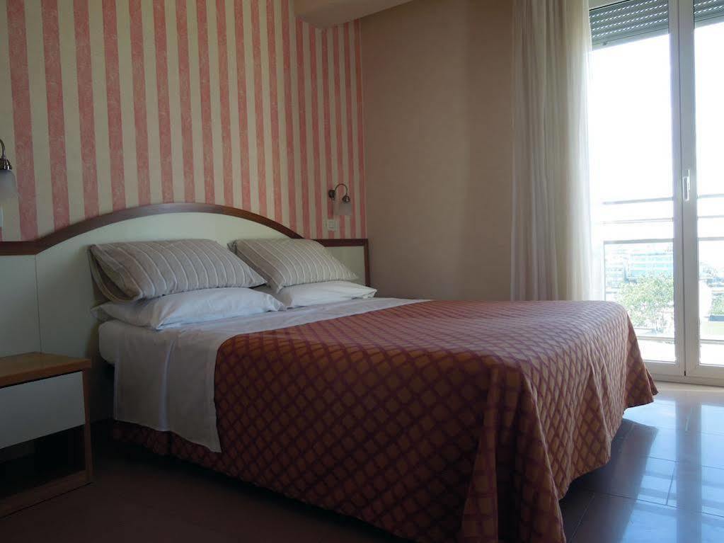 Hotel Mondial Bellaria-Igea Marina Eksteriør billede